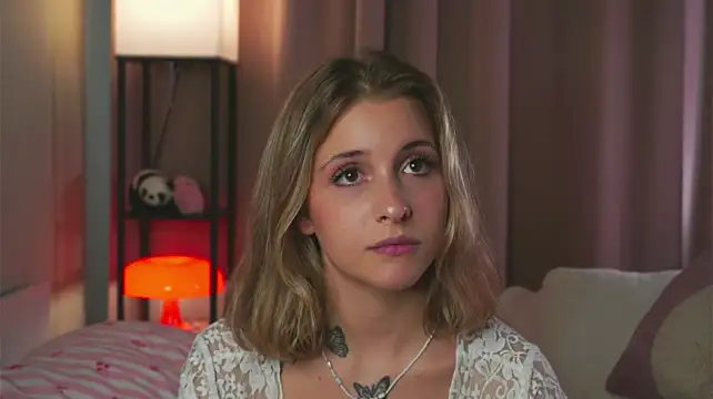 LoveSeekins stripchat live cam model