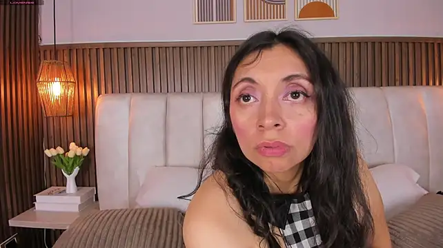 PerlaPreciosa stripchat live cam model