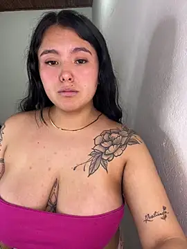 -Mellani- stripchat live cam model