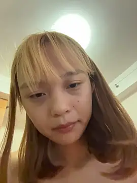 yangyang520-18girl stripchat live cam model