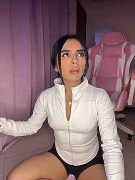 Emily-14 stripchat live cam model