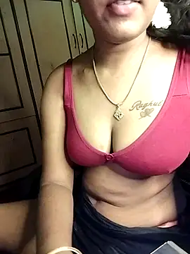 Tamil_Kavitha stripchat live cam model