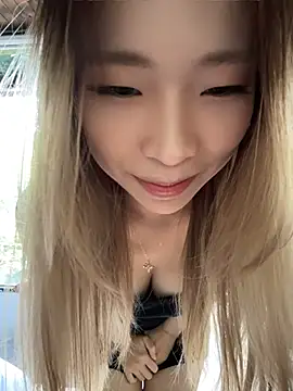 xiaozz-001 stripchat live cam model