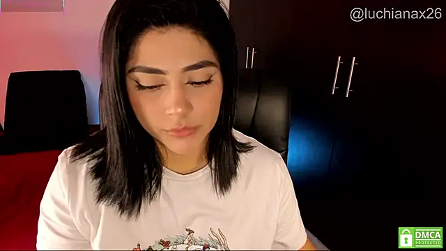 lucy2606 stripchat live cam model