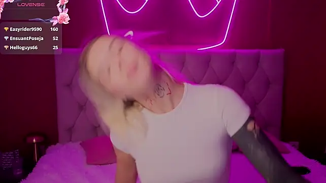 AmoreLune stripchat live cam model