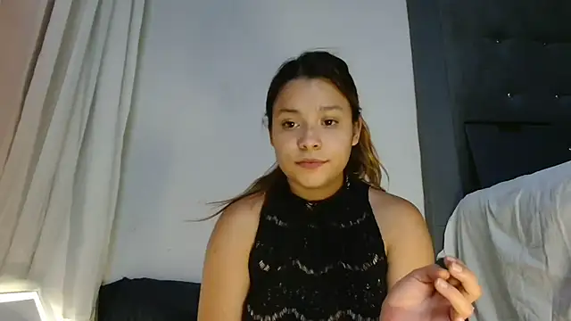 3littles stripchat live cam model