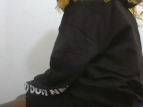 cythuu03 stripchat live cam model