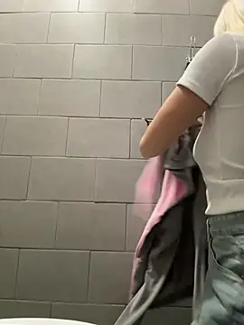 NewLale stripchat live cam model