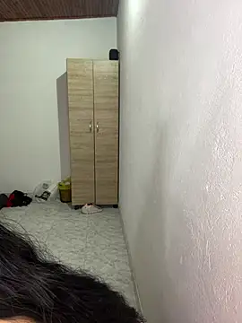 -Mellani- stripchat live cam model