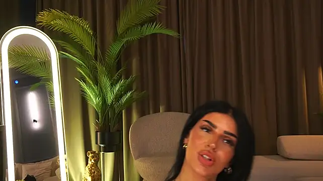 BrainyBelle stripchat live cam model