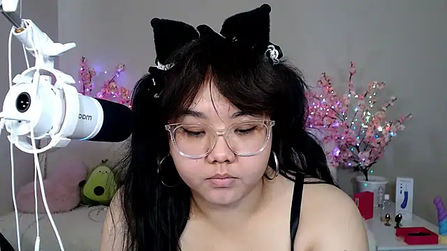 Moertomlly stripchat live cam model