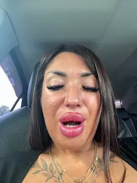 RuslanaXX stripchat live cam model