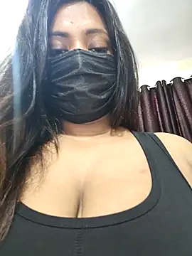 glossy_baddiee stripchat live cam model