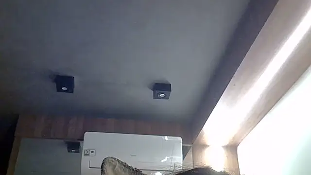 SkinnyKitten stripchat live cam model