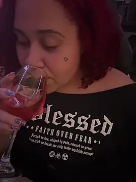 Juicyjordie stripchat live cam model