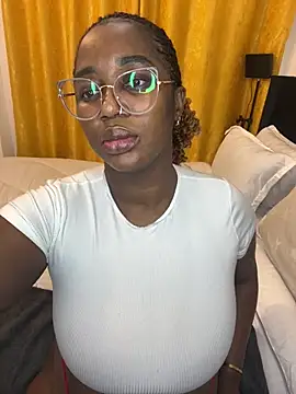 Honeylust26 stripchat live cam model