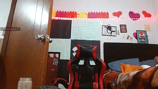 Saray_extrovert_ stripchat live cam model