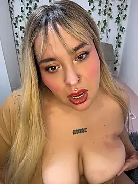 Nailealipsglossy stripchat live cam model