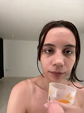 Kitty_Bonita04 stripchat live cam model