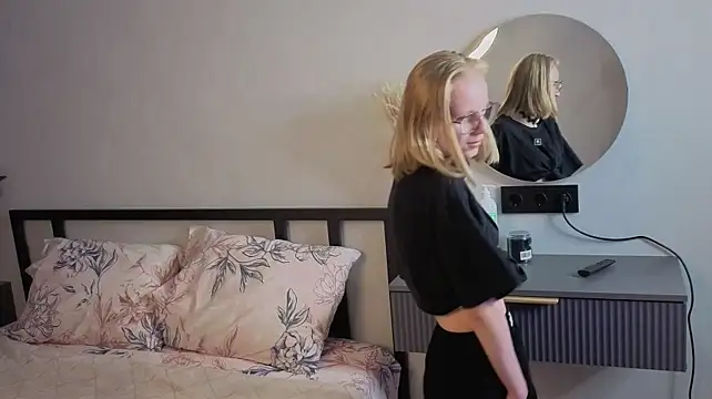 Pixiedollll stripchat live cam model