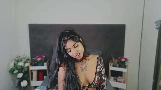Delilah_Blazee stripchat live cam model