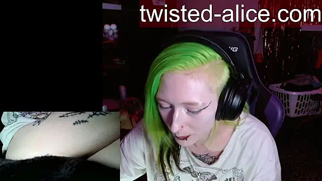Twisted_Alice stripchat live cam model