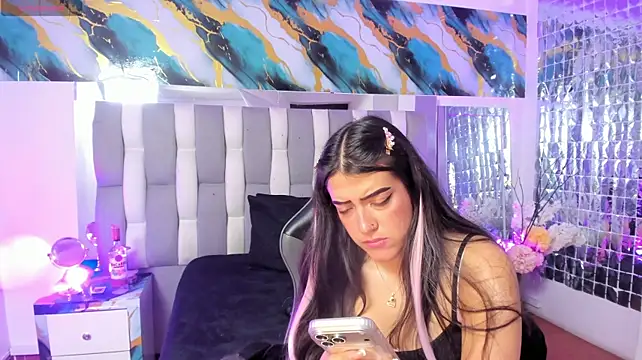 IsaDiiaz stripchat live cam model