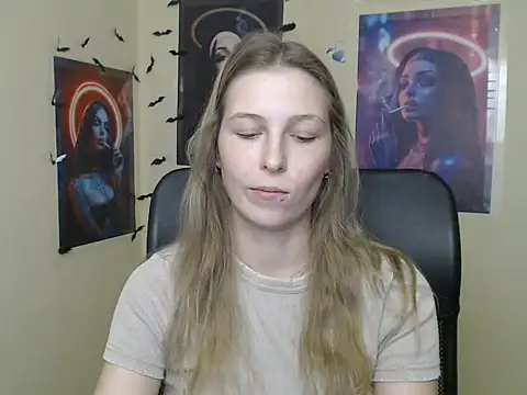 StrangerGi stripchat live cam model