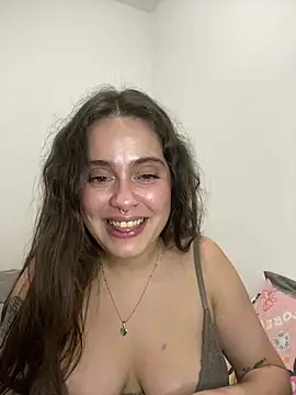 PutaYasmim stripchat live cam model