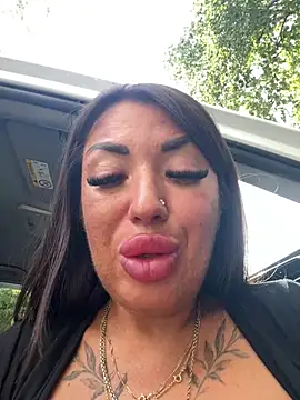 RuslanaXX stripchat live cam model