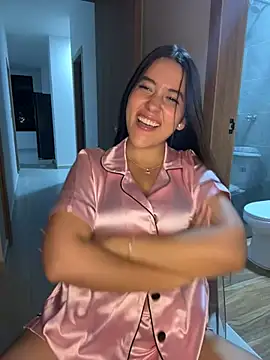 Nhefertary stripchat live cam model