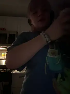 Cutiepiespanks stripchat live cam model