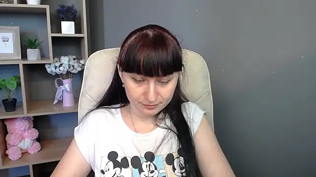 NinaFlawlees stripchat live cam model