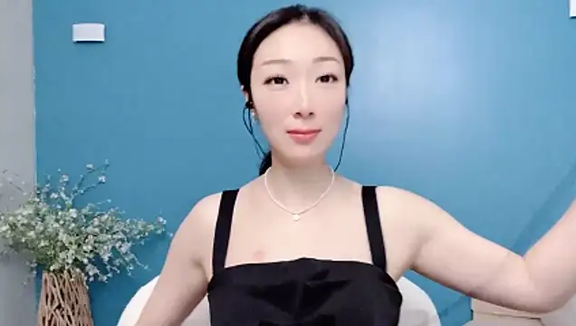 ella55-- stripchat live cam model