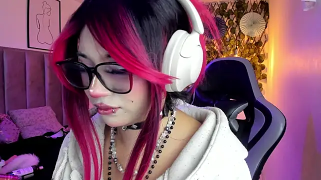 Kitty_Gang stripchat live cam model