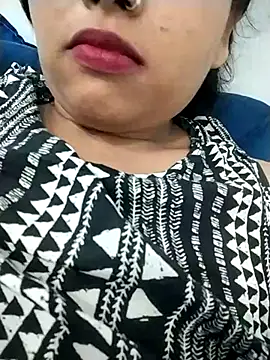 Sexy_Divya__ stripchat live cam model