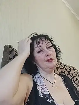 HelgaDennis stripchat live cam model