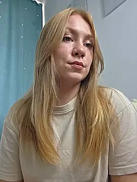 YummyYam stripchat live cam model