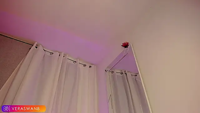 VeraSwan1 stripchat live cam model
