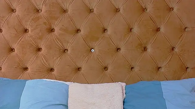 AlessiaCroft stripchat live cam model
