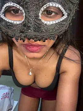 Too_yum_girl stripchat live cam model
