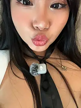 jinawaves stripchat live cam model