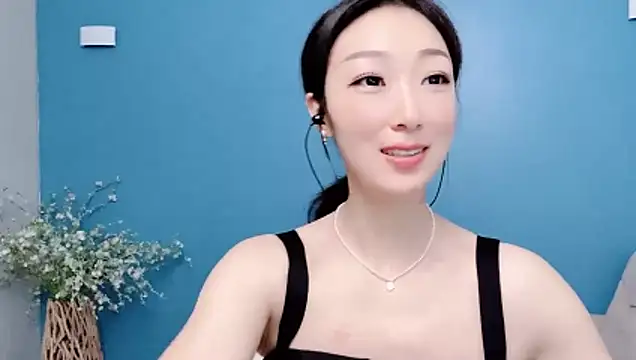 ella55-- stripchat live cam model