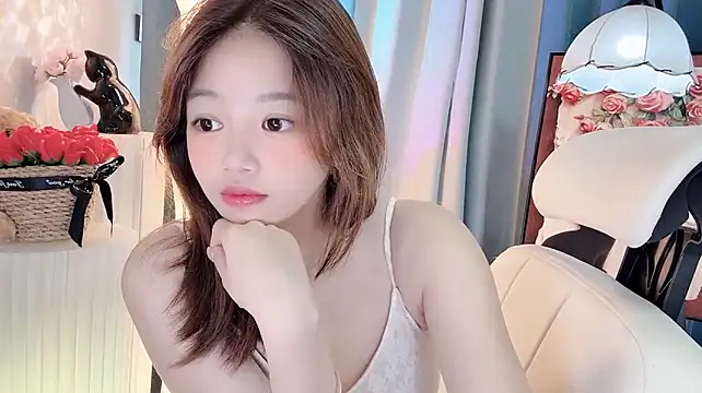 Yany520 stripchat live cam model