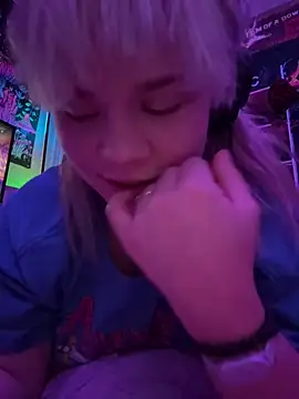 Cutiepiespanks stripchat live cam model