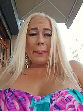 MILFBARBY stripchat live cam model