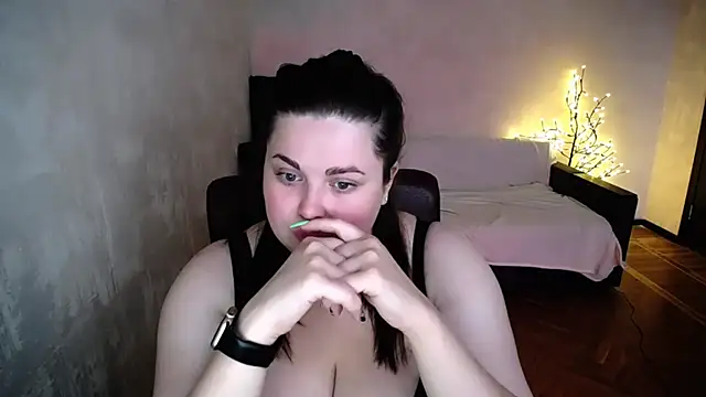 Emily_Mo stripchat live cam model