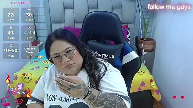 evelin_zaens stripchat live cam model
