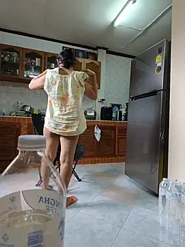 Mama_Eva_1 stripchat live cam model