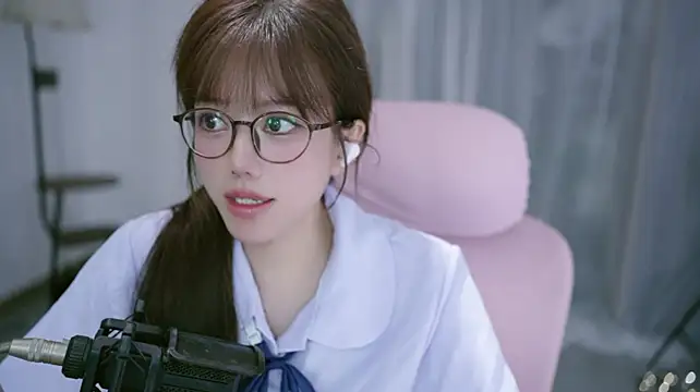 Cecily2 stripchat live cam model